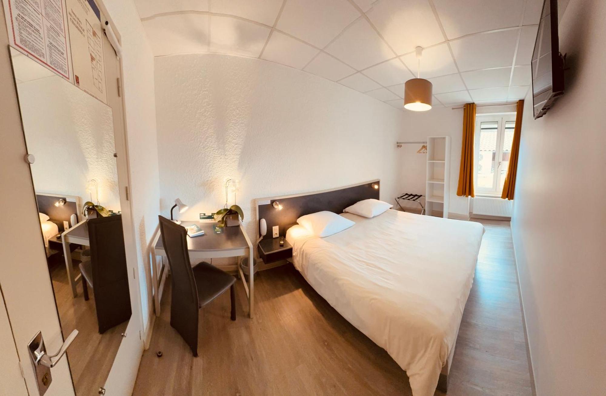 Logis Hotel Restaurant Des Voyageurs Saint-Paulien Εξωτερικό φωτογραφία